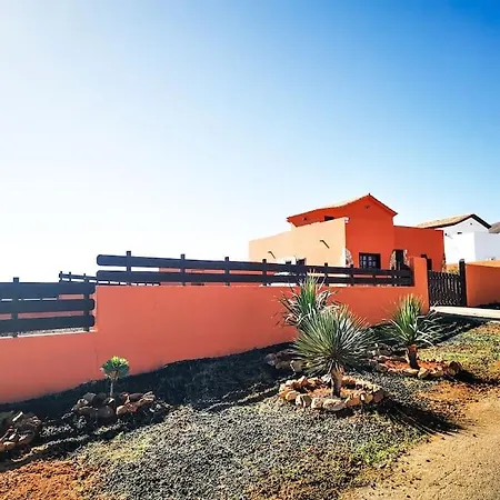 Beautiful House With Pool - 'casa Mar Y Tierra' Holiday home *